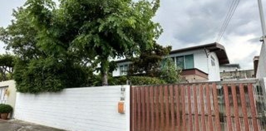 Дом в Чатучаке, Бангкок, Таиланд с 3 спальнями  № 164769