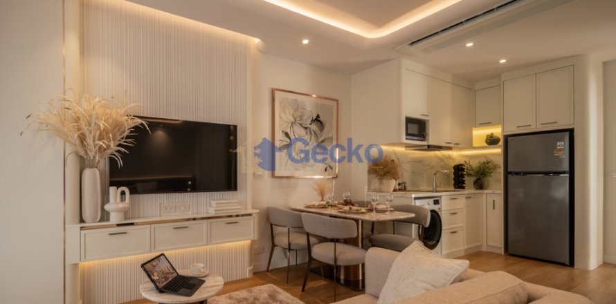 Condo in Pattaya, Thailand, 1 bedroom  № 196401
