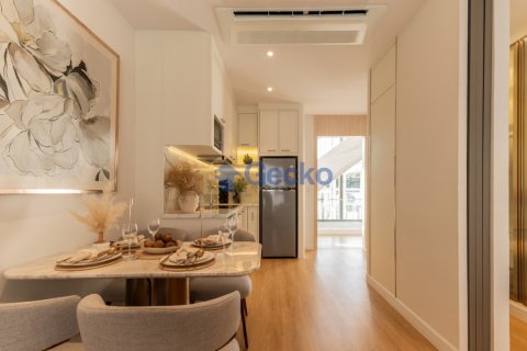 Condo in Pattaya, Thailand, 1 bedroom  № 196401 - photo 12