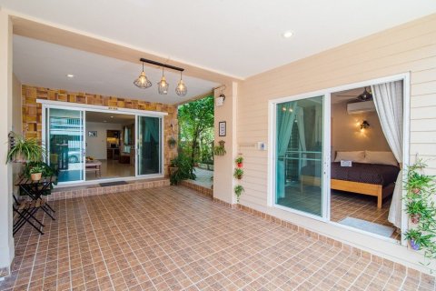 Villa in Hua Hin, Thailand 4 bedrooms № 159011 - photo 2