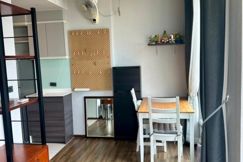 Studio dans le Condo à Watthana, Bangkok, Thaïlande  № 151980 - photo 7