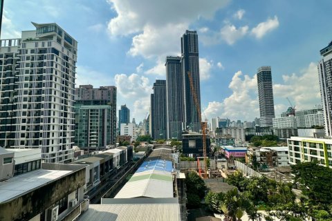 Studio dans le Condo à Watthana, Bangkok, Thaïlande  № 151980 - photo 20
