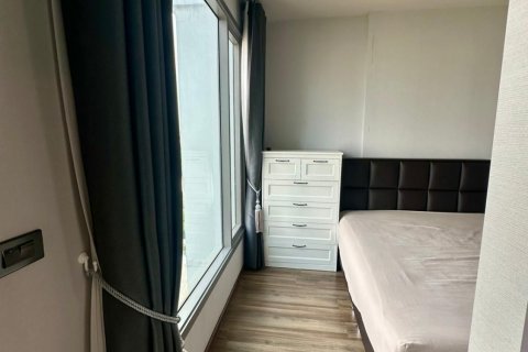 Studio dans le Condo à Watthana, Bangkok, Thaïlande  № 151980 - photo 17