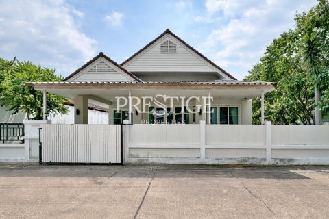 House in Pattaya, Thailand 3 bedrooms № 197634
