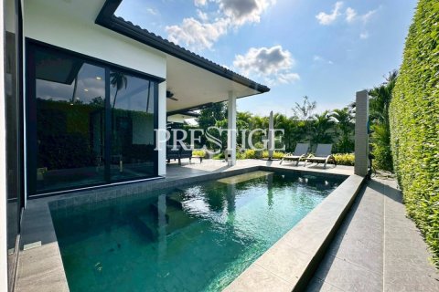 House in Pattaya, Thailand 2 bedrooms № 197636 - photo 24
