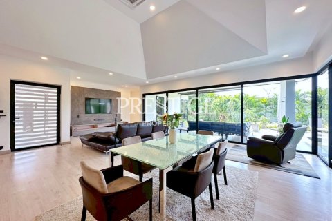 House in Pattaya, Thailand 2 bedrooms № 197636 - photo 9