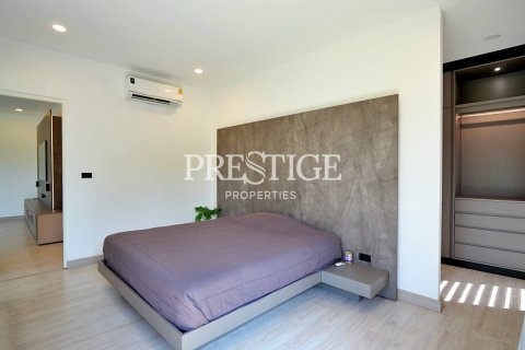House in Pattaya, Thailand 2 bedrooms № 197636 - photo 12
