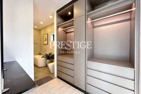 House in Pattaya, Thailand 2 bedrooms № 197636 - photo 14