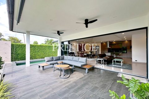 House in Pattaya, Thailand 2 bedrooms № 197636 - photo 21