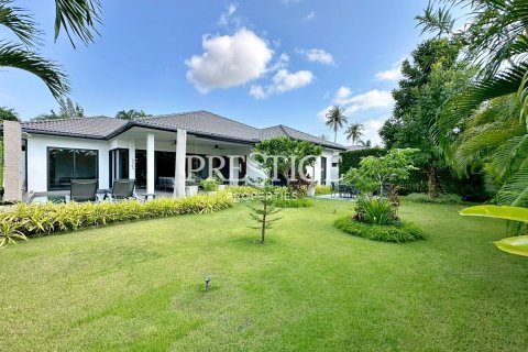 House in Pattaya, Thailand 2 bedrooms № 197636 - photo 26