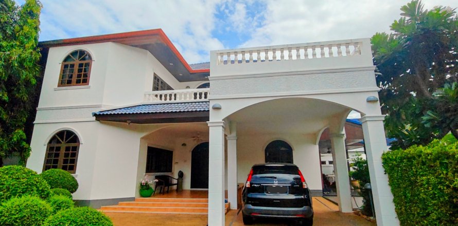 Вилла в Хуа Хине, Таиланд с 6 спальнями  № 136171