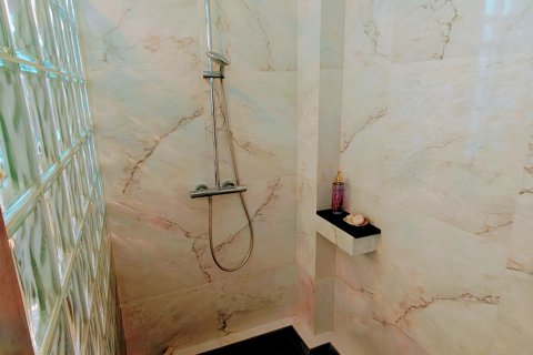 Вилла в Хуа Хине, Таиланд с 6 спальнями  № 136171 - фото 25