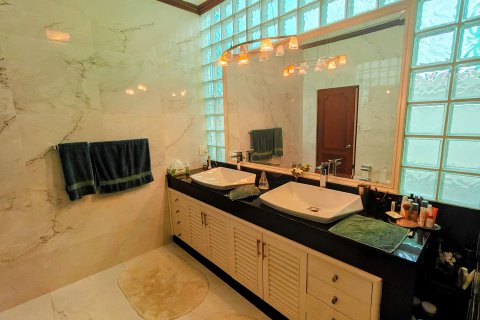 Вилла в Хуа Хине, Таиланд с 6 спальнями  № 136171 - фото 26