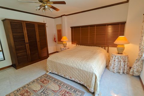 Вилла в Хуа Хине, Таиланд с 6 спальнями  № 136171 - фото 30