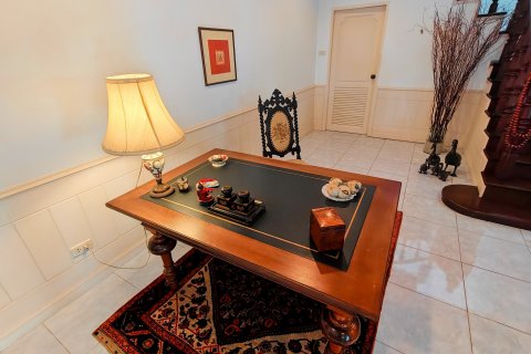 Вилла в Хуа Хине, Таиланд с 6 спальнями  № 136171 - фото 13