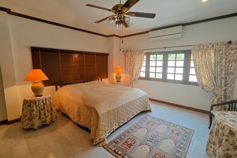 Вилла в Хуа Хине, Таиланд с 6 спальнями  № 136171 - фото 29