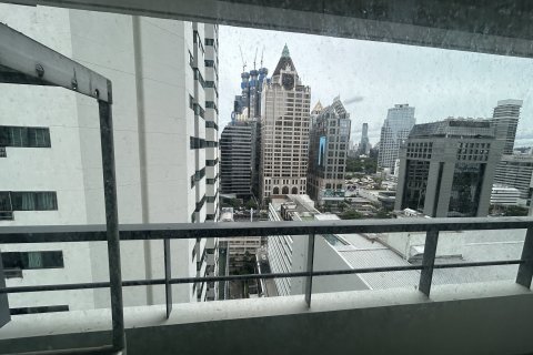 Кондоминиум с 2 спальнями в Сатхоне, Бангкок, Таиланд № 136172 - фото 1