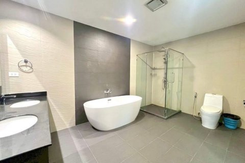 Condo à Pattaya, Thaïlande, 4 chambres № 136533 - photo 6