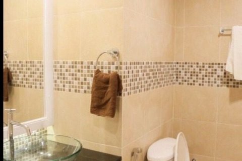 Кондоминиум с 2 спальнями в Клонг Тоэй, Бангкок, Таиланд № 136530 - фото 5