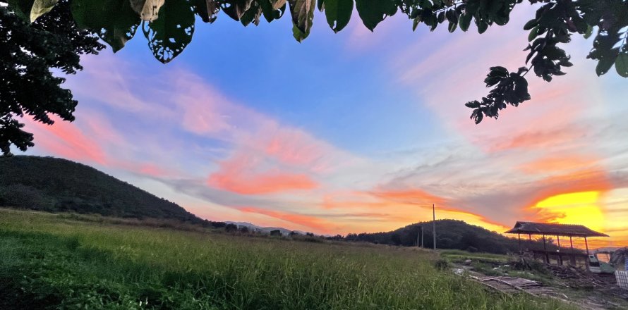 Land in Lamphun, Thailand 3200 sq.m. № 159526