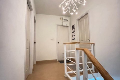 Townhouse in Bangkok, Thailand 3 bedrooms № 159527 - photo 15