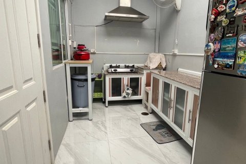 Townhouse in Bangkok, Thailand 3 bedrooms № 159527 - photo 8