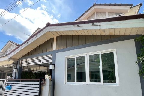 Townhouse in Bangkok, Thailand 3 bedrooms № 159527 - photo 2