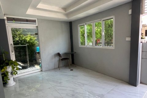 Townhouse in Bangkok, Thailand 3 bedrooms № 159527 - photo 10