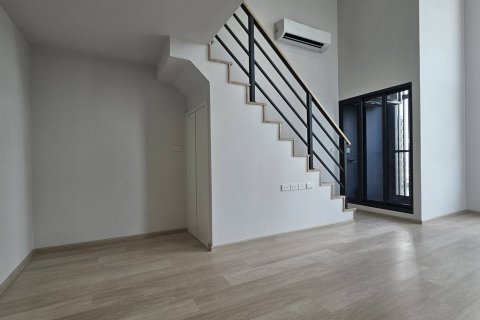 Studio in the Condo in Phaya Thai, Bangkok, Thailand № 163191 - photo 9