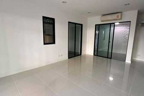 Таунхаус в Буенг Куме, Бангкок, Таиланд с 3 спальнями  № 163189 - фото 10