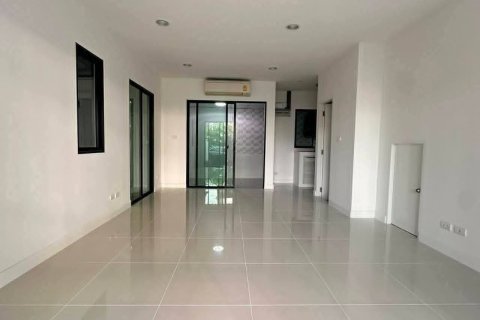 Таунхаус в Буенг Куме, Бангкок, Таиланд с 3 спальнями  № 163189 - фото 9