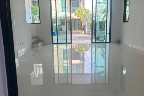 Таунхаус в Буенг Куме, Бангкок, Таиланд с 3 спальнями  № 163189 - фото 4