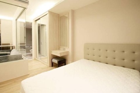 Studio dans le Condo à Watthana, Bangkok, Thaïlande  № 163192 - photo 2