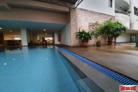 Apartment in Bangkok, Thailand 2 bedrooms № 192806 - photo 3