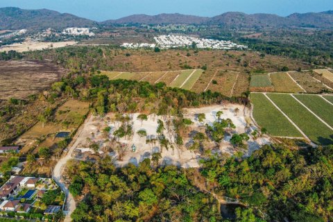 Land in Hua Hin, Thailand 30400 sq.m. № 163512 - photo 14