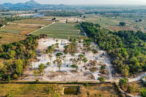 Land in Hua Hin, Thailand 30400 sq.m. № 163512 - photo 7