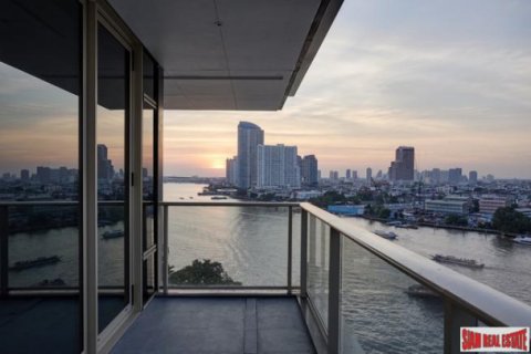 Apartment in Bangkok, Thailand 4 bedrooms № 194044