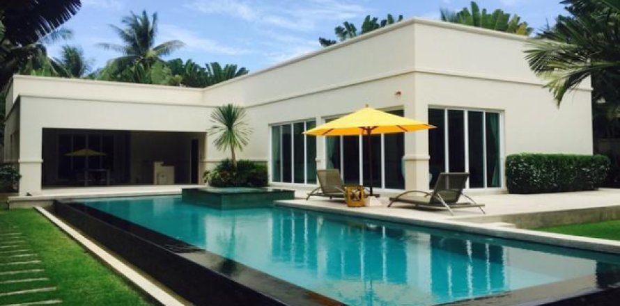 Commercial property in Pattaya, Thailand 220 sq.m. № 194045