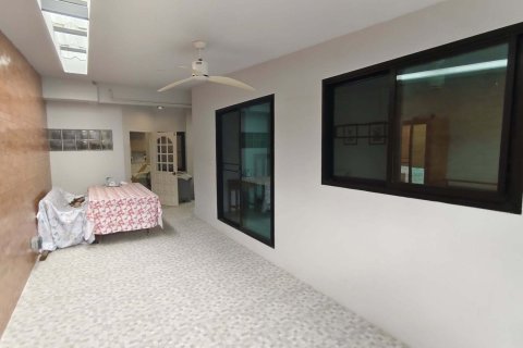 Townhouse in Bangkok, Thailand 3 bedrooms № 171681 - photo 15