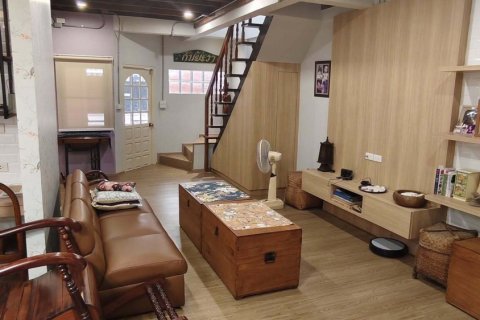 Townhouse in Bangkok, Thailand 3 bedrooms № 171681 - photo 8