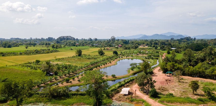 Land in Nakhon Nayok, Thailand 16000 sq.m. № 171680