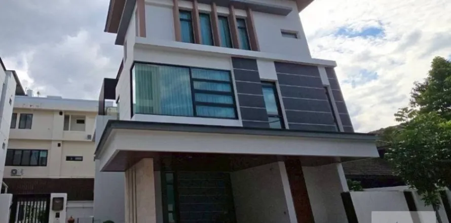 Haus in Huai Khwang, Bangkok, Thailand 4 Schlafzimmer № 219058