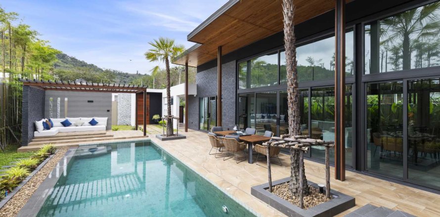 House in Rawai, Thailand 4 bedrooms № 153839