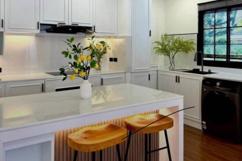 House in Pattaya, Thailand 4 bedrooms № 144254 - photo 8