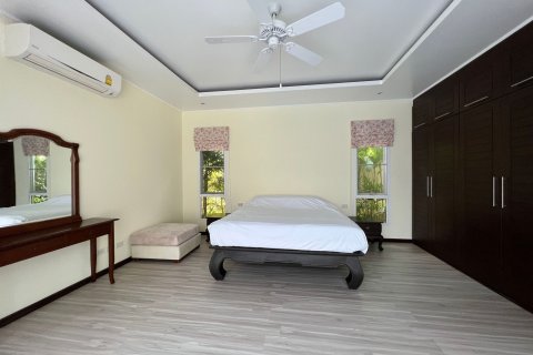Villa in Phuket, Thailand 3 bedrooms № 173704 - photo 12
