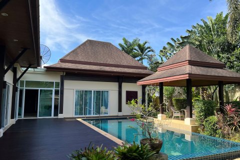Villa in Phuket, Thailand 3 bedrooms № 173704 - photo 2