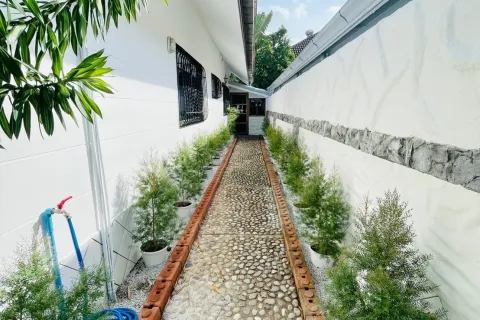 House in Pattaya, Thailand 4 bedrooms № 173706 - photo 9