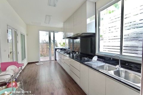 House in Bangkok, Thailand 4 bedrooms № 157532 - photo 15