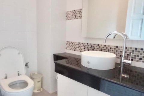 House in Bangkok, Thailand 4 bedrooms № 157532 - photo 16