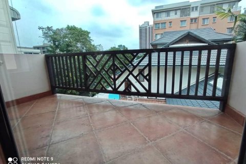 House in Bangkok, Thailand 4 bedrooms № 157527 - photo 6